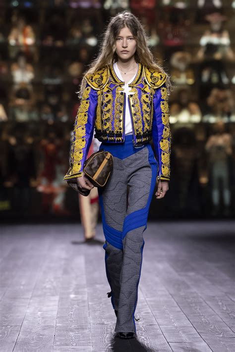 Louis Vuitton : Les looks du défilé Automne/Hiver 2020 à la 